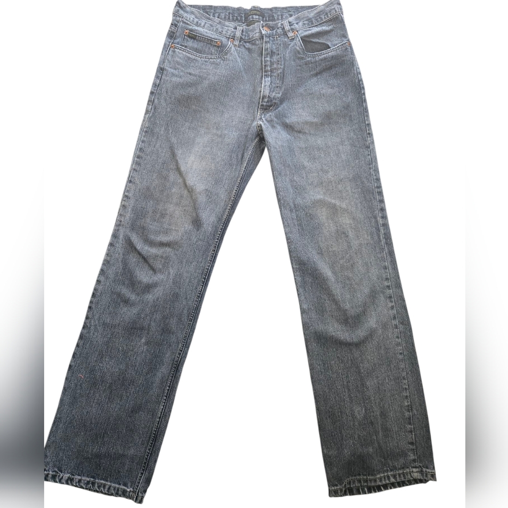 Relaxed Gray Jeans with Timeless Comfort